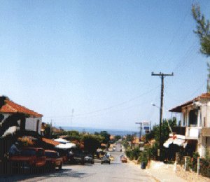 Hauptstrasse von Nikiti